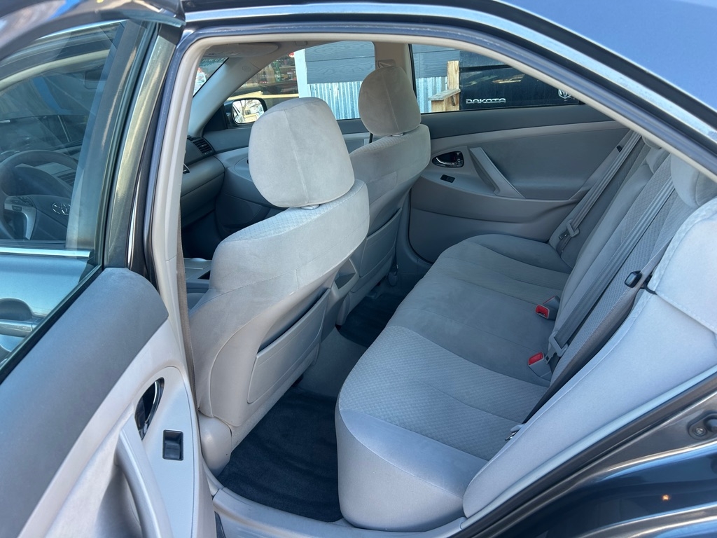 Toyota Camry LE 5-Spd AT 2009