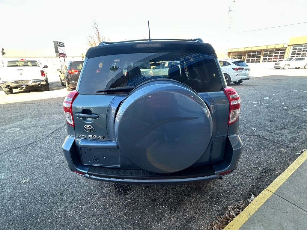 Toyota RAV4 Base I4 2WD 2009