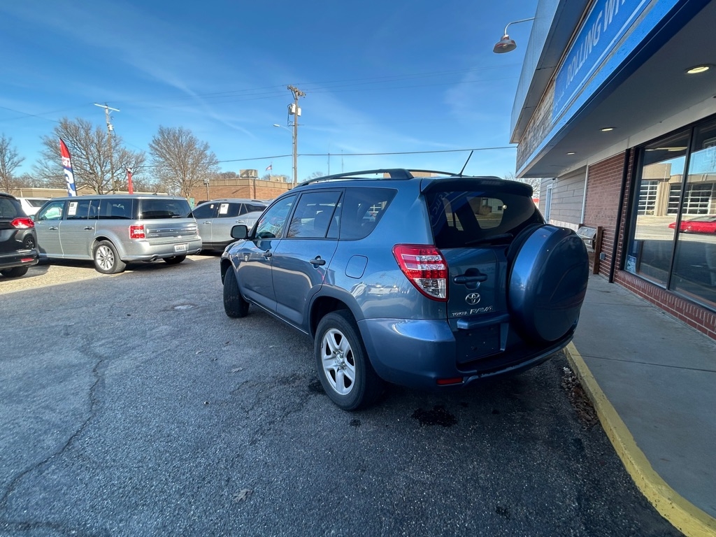 Toyota RAV4 Base I4 2WD 2009