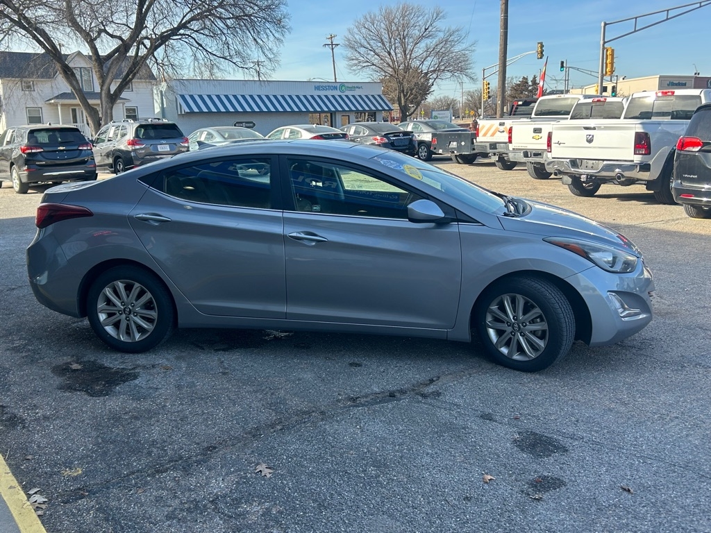 Hyundai Elantra SE 6AT 2015