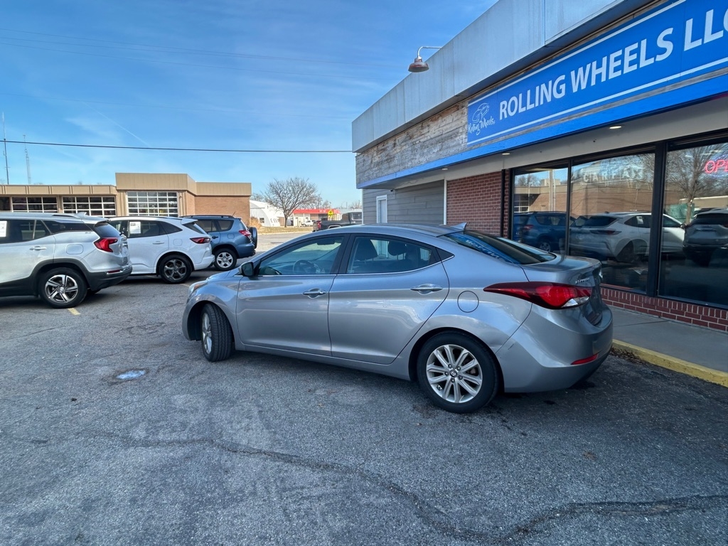 Hyundai Elantra SE 6AT 2015