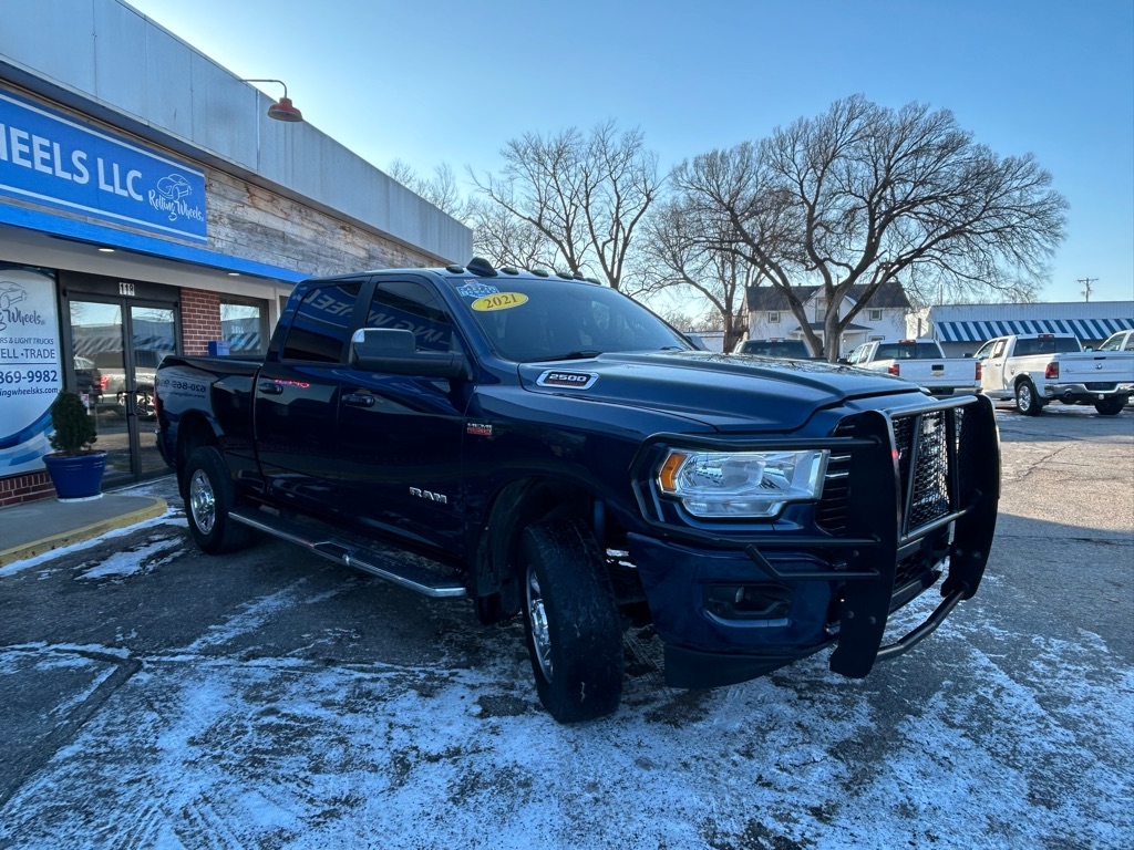 RAM 2500 Big Horn 4x4 Crew Cab 6'4" Box 2021