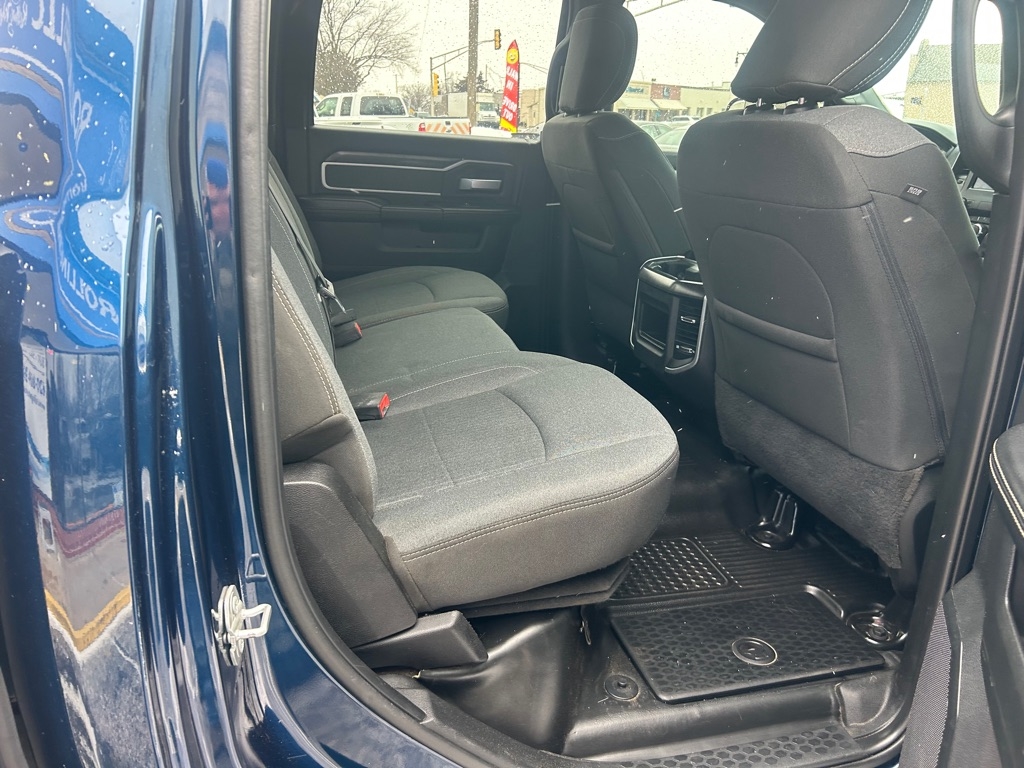 RAM 2500 Big Horn 4x4 Crew Cab 6'4" Box 2021