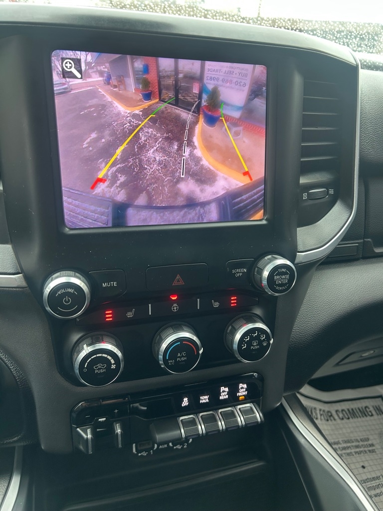 RAM 2500 Big Horn 4x4 Crew Cab 6'4" Box 2021