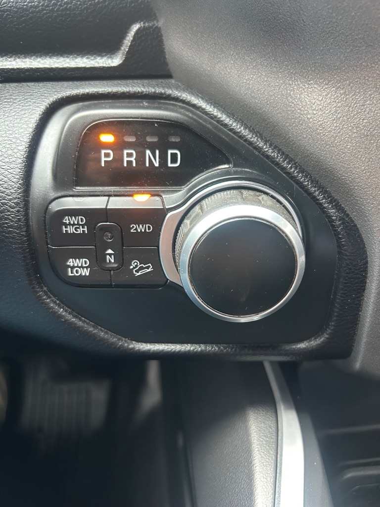 RAM 2500 Big Horn 4x4 Crew Cab 6'4" Box 2021