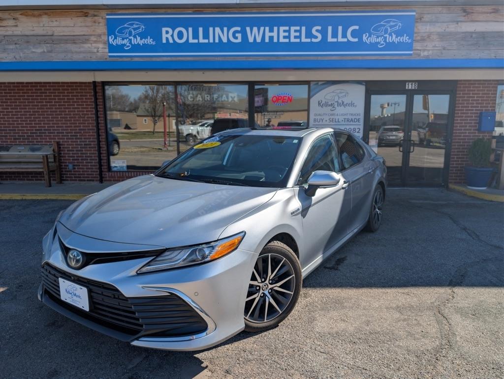 2021 Toyota Camry Hybrid XLE