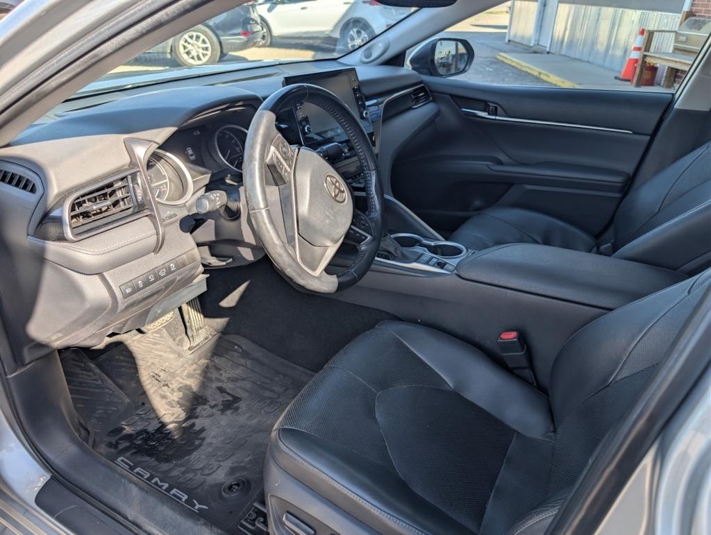 Toyota Camry Hybrid XLE 2021