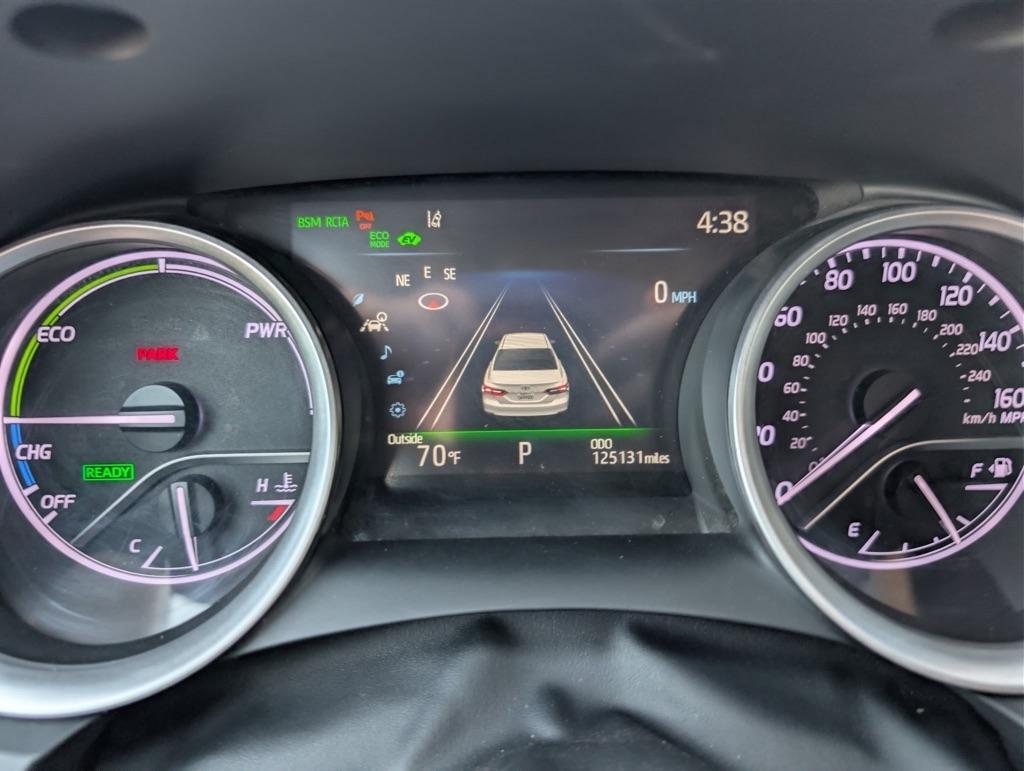 Toyota Camry Hybrid XLE 2021