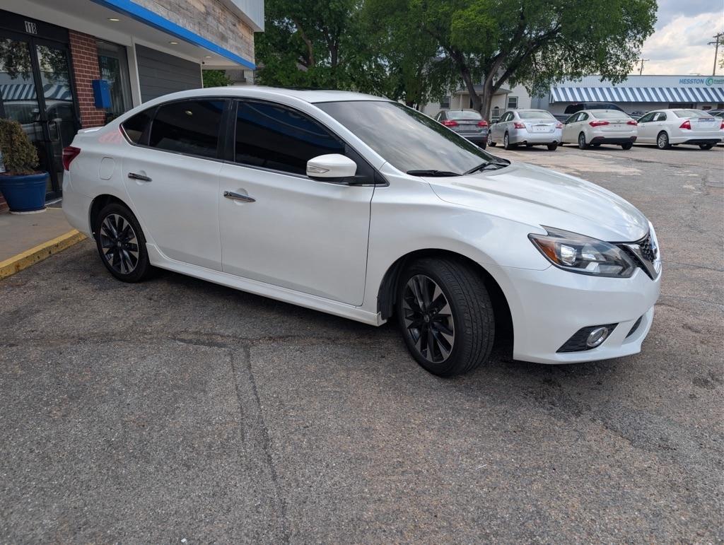 Nissan Sentra SR TURBO 6MT 2017