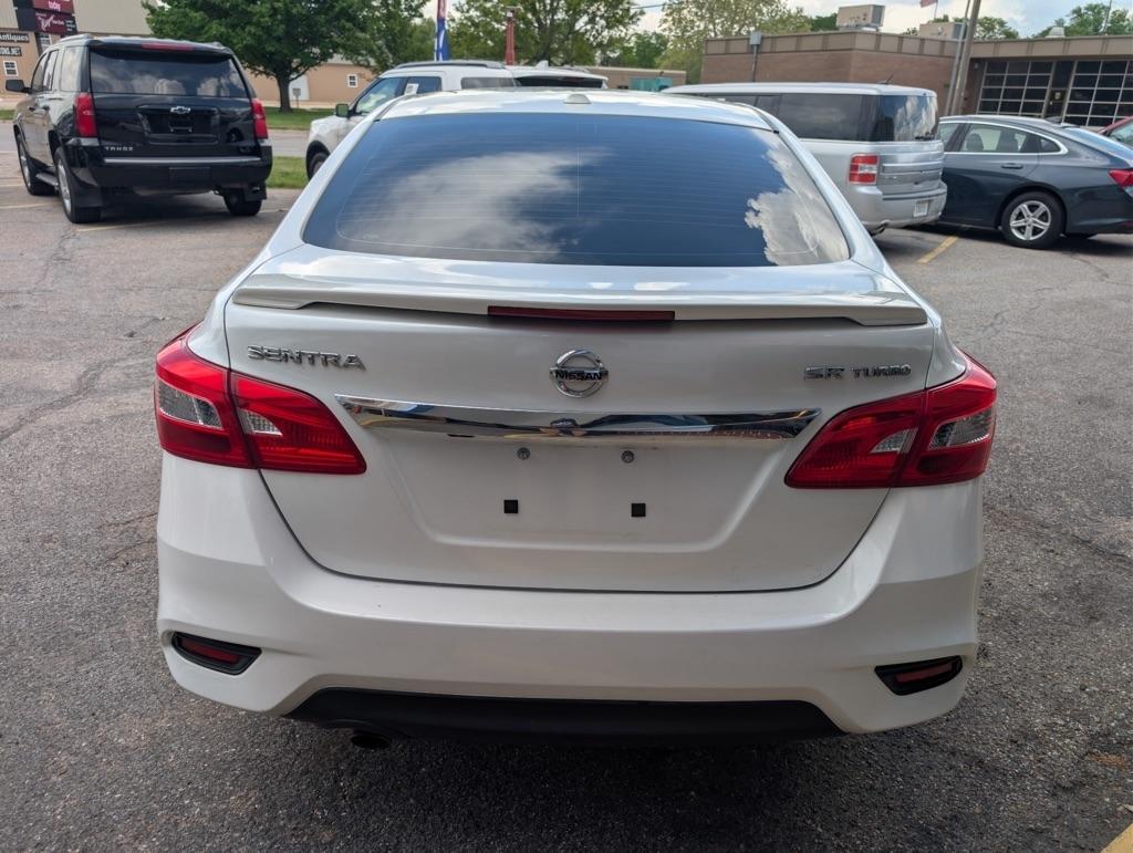 Nissan Sentra SR TURBO 6MT 2017