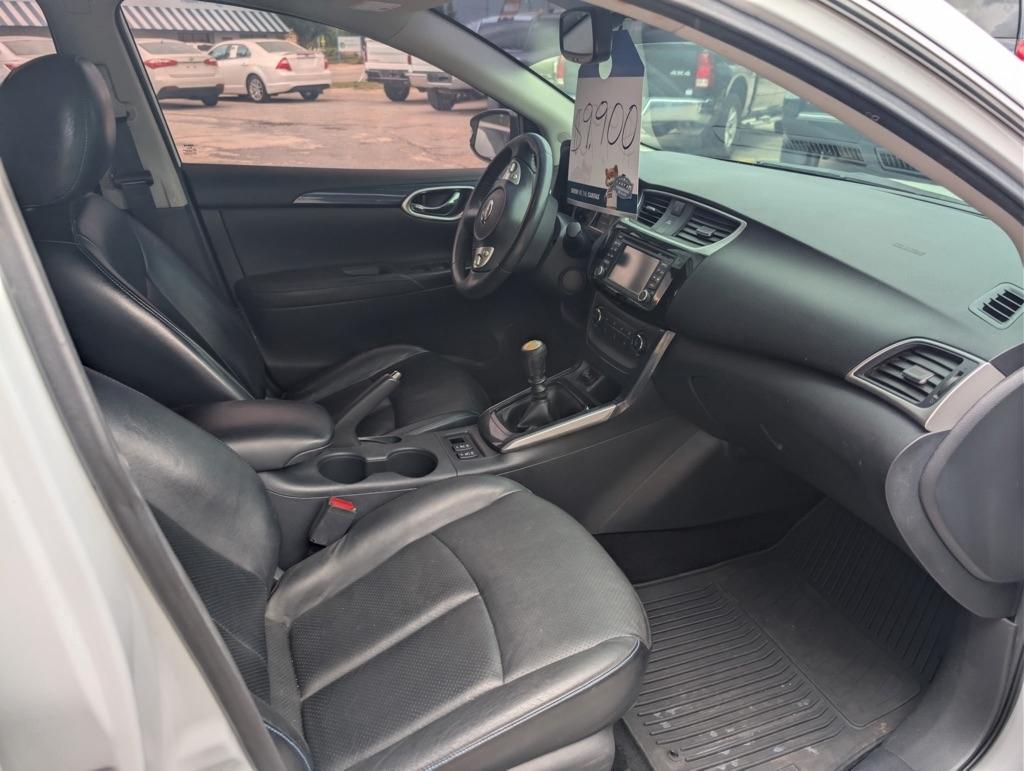 Nissan Sentra SR TURBO 6MT 2017