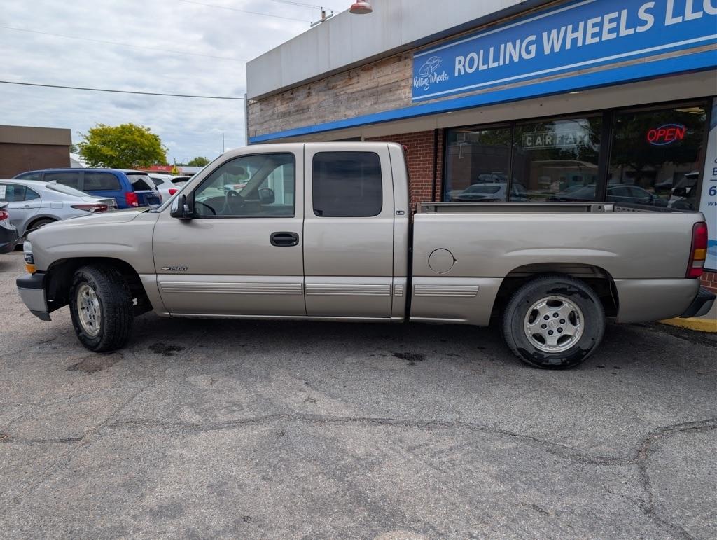 Chevrolet Silverado 1500 Ext. Cab Short Bed 2WD 2001