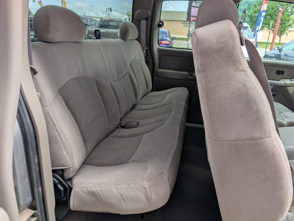 Chevrolet Silverado 1500 Ext. Cab Short Bed 2WD 2001