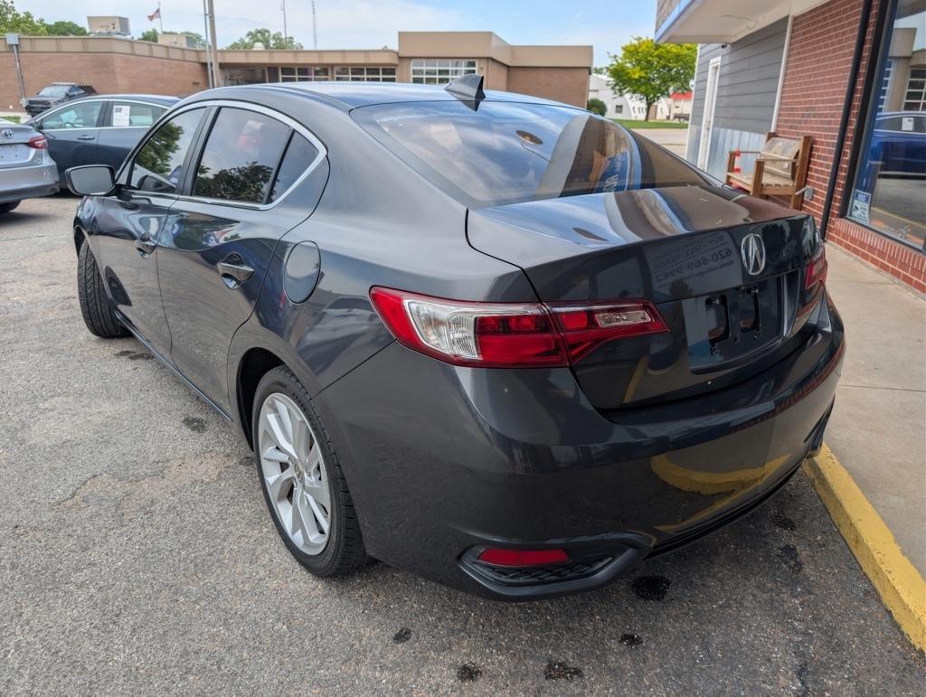 Acura ILX 8-Spd AT 2016