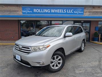 2013 Toyota Highlander V6 4WD with Third Row Seat