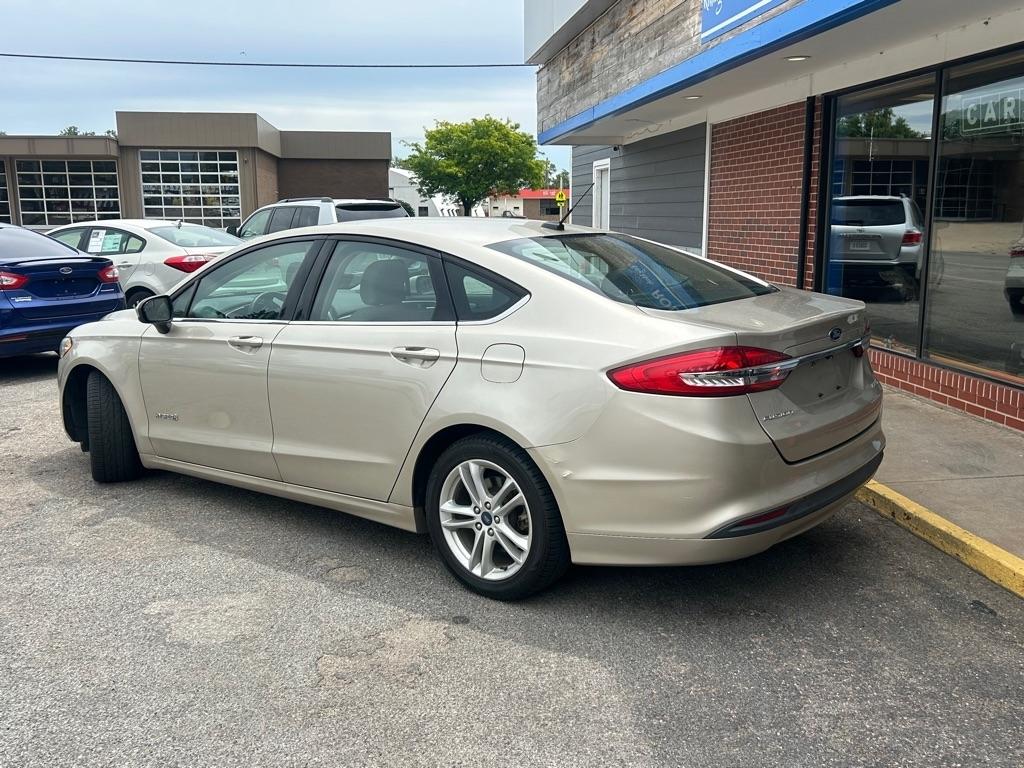 Ford Fusion Hybrid S 2018