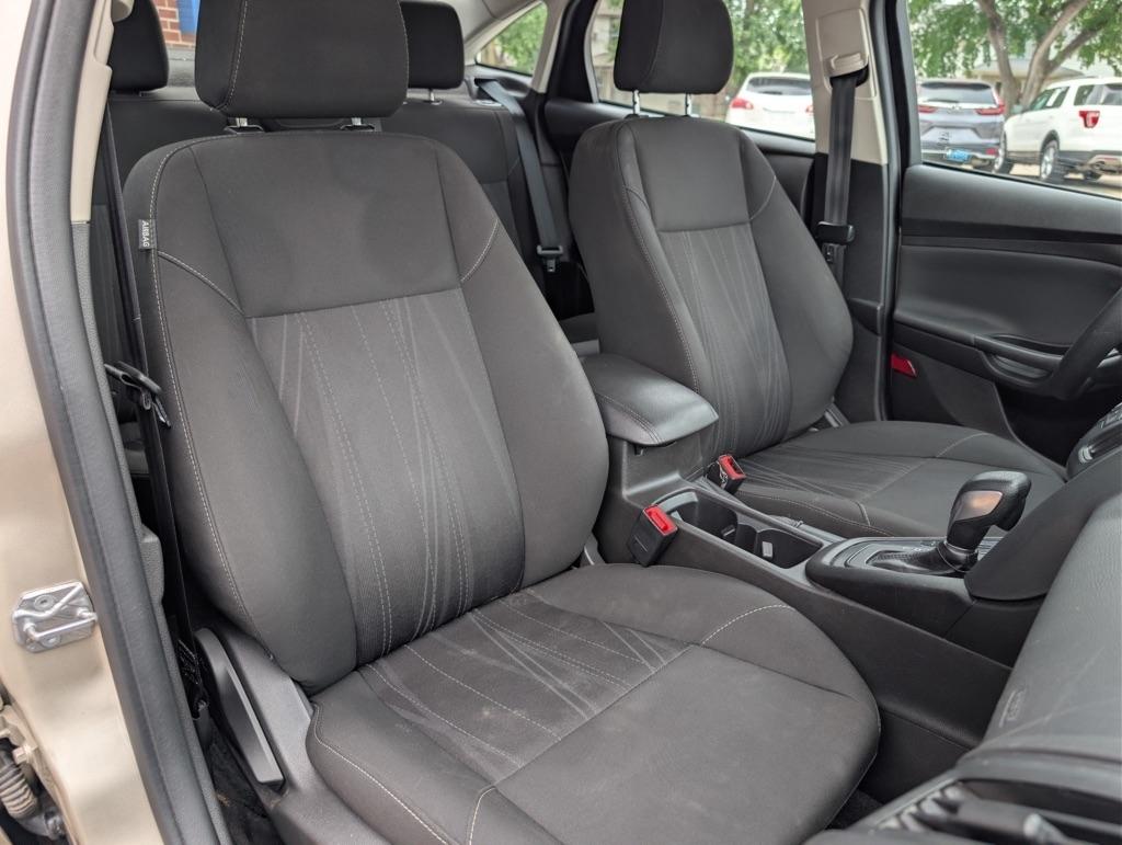Ford Focus SE Sedan 2017