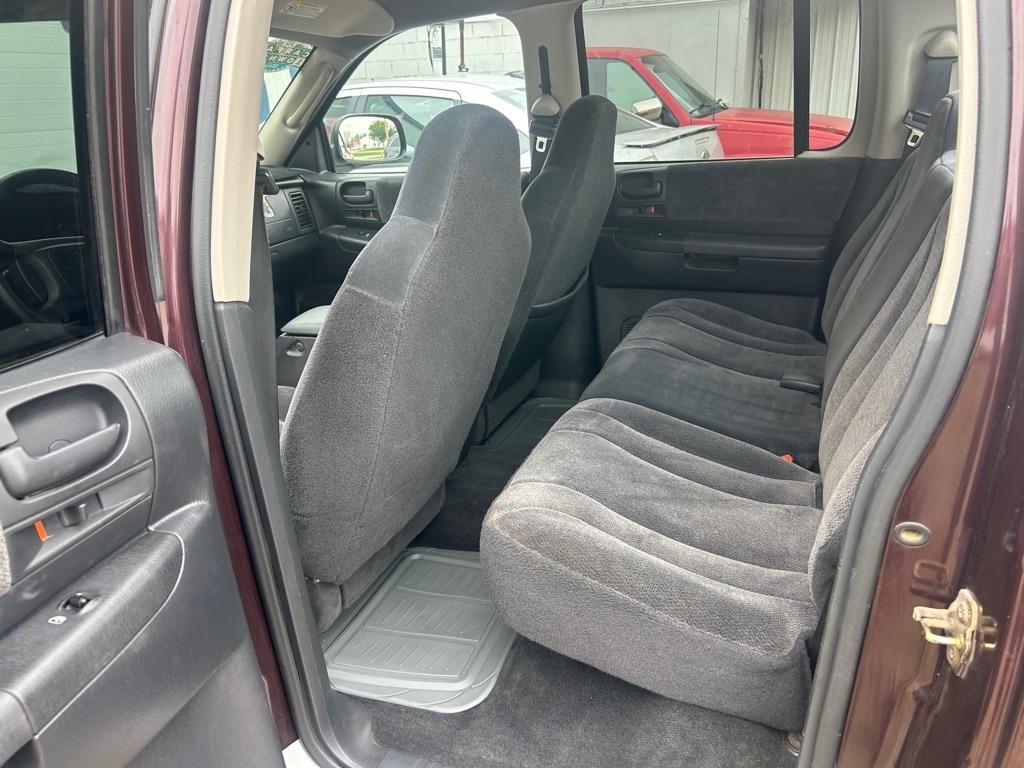 Dodge Dakota SLT Quad Cab 2WD 2004