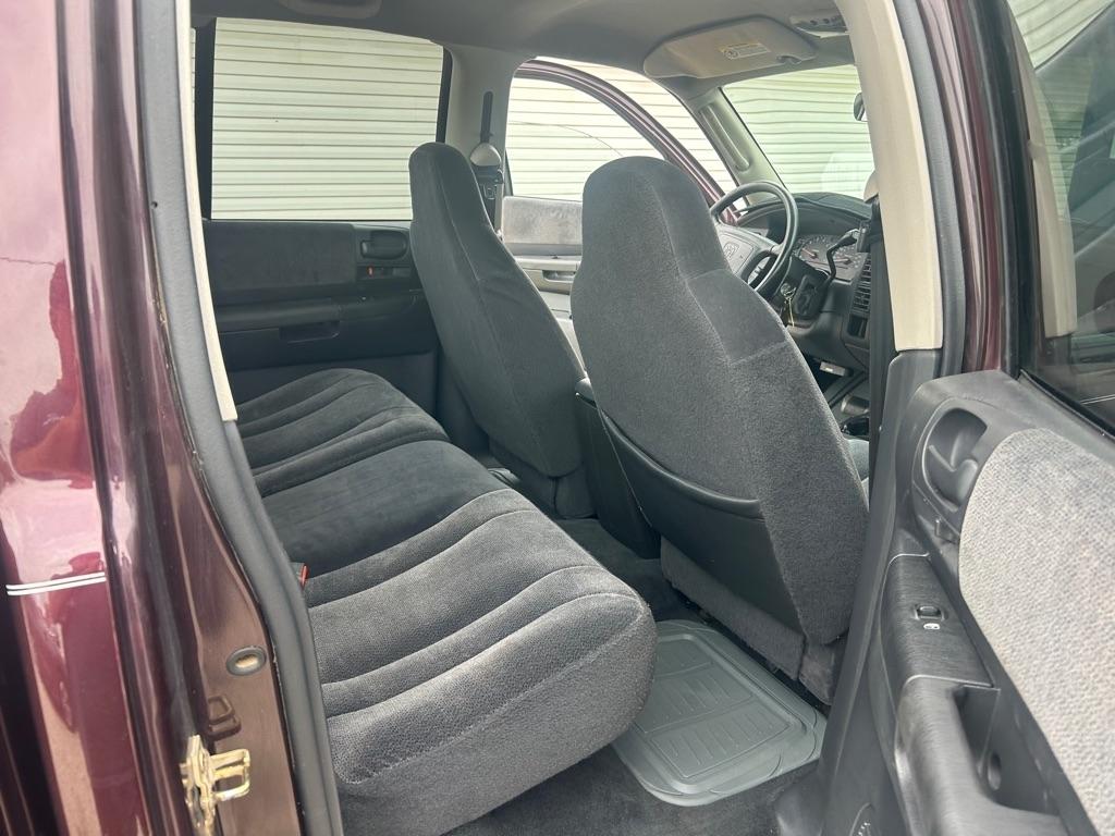Dodge Dakota SLT Quad Cab 2WD 2004