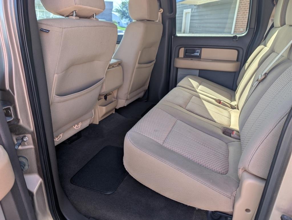 Ford F-150 XL SuperCrew 5.5-ft. Bed 2WD 2012