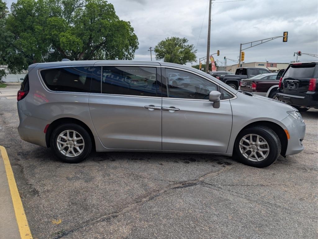 Chrysler Pacifica Touring Plus 2020