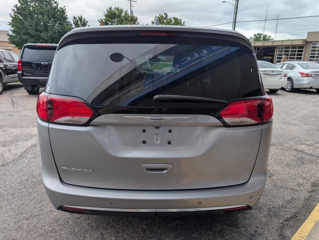 Chrysler Pacifica Touring Plus 2020