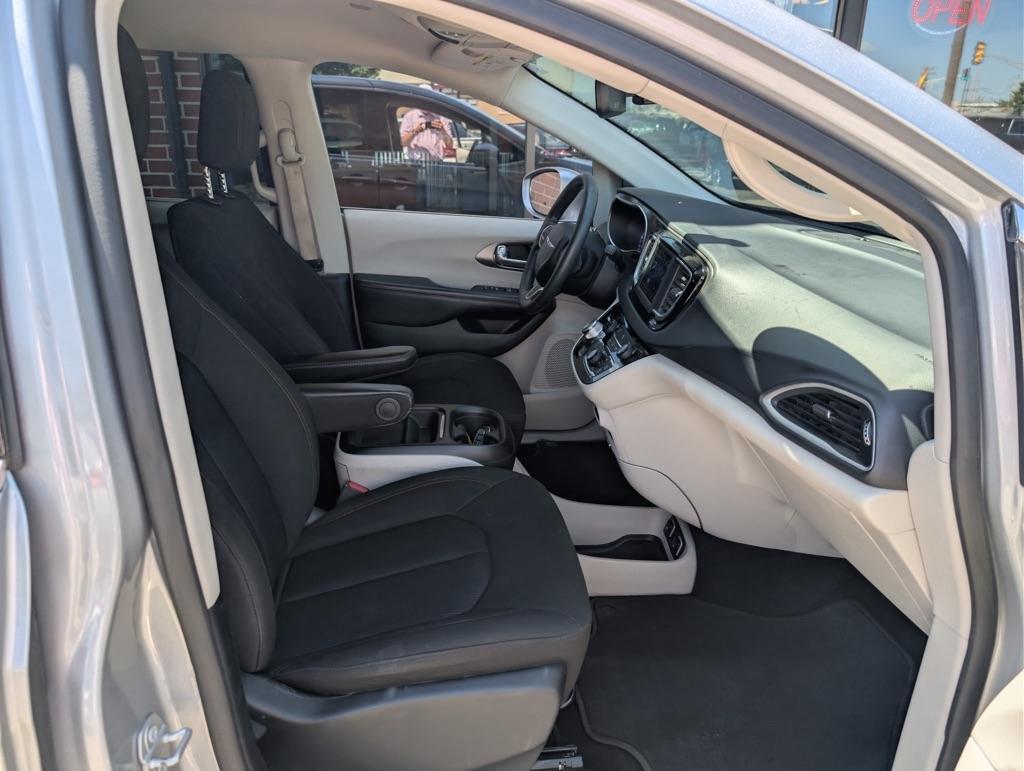 Chrysler Pacifica Touring Plus 2020