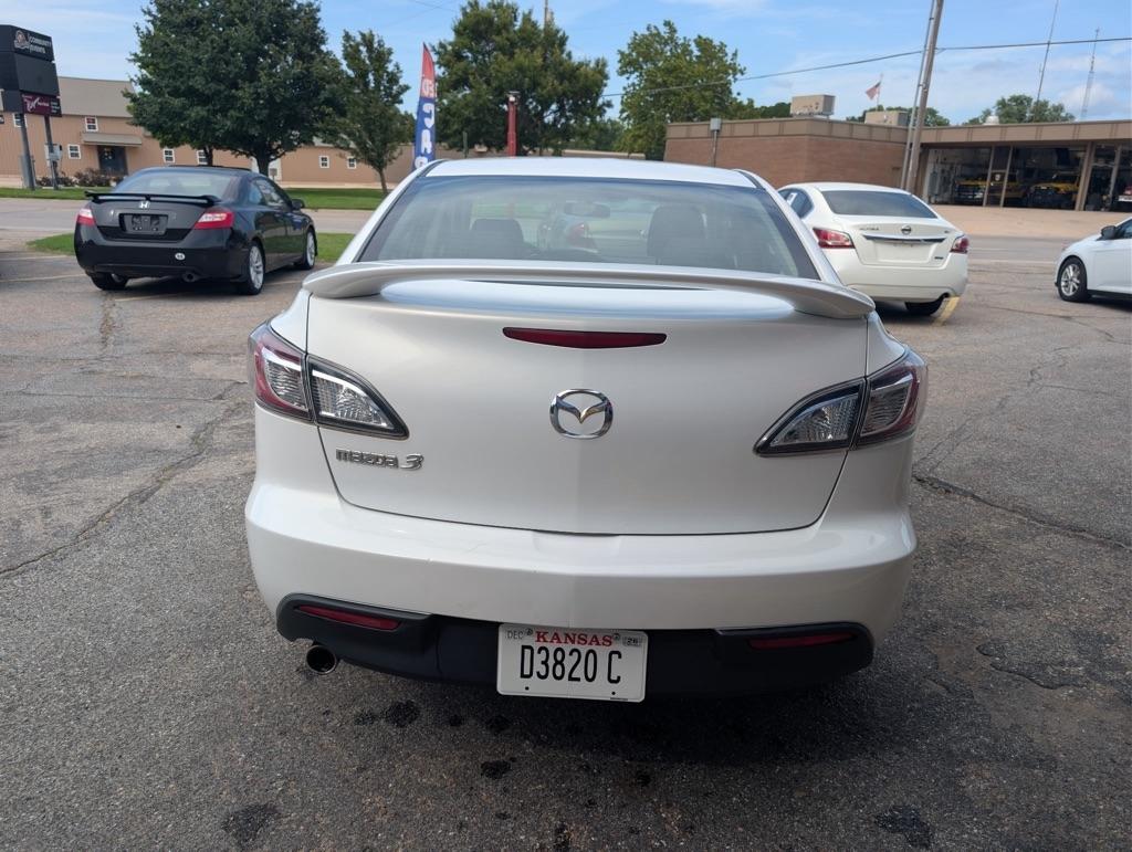 Mazda MAZDA3 i Touring 4-door 2011