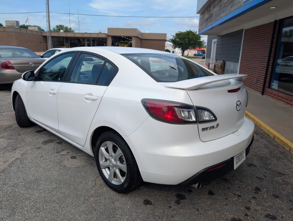 Mazda MAZDA3 i Touring 4-door 2011