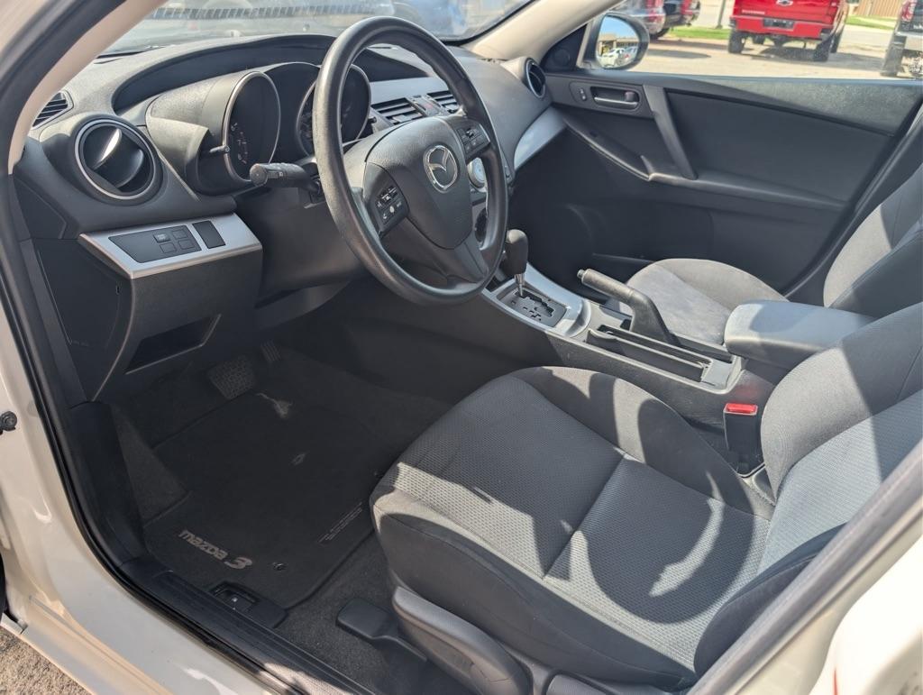 Mazda MAZDA3 i Touring 4-door 2011