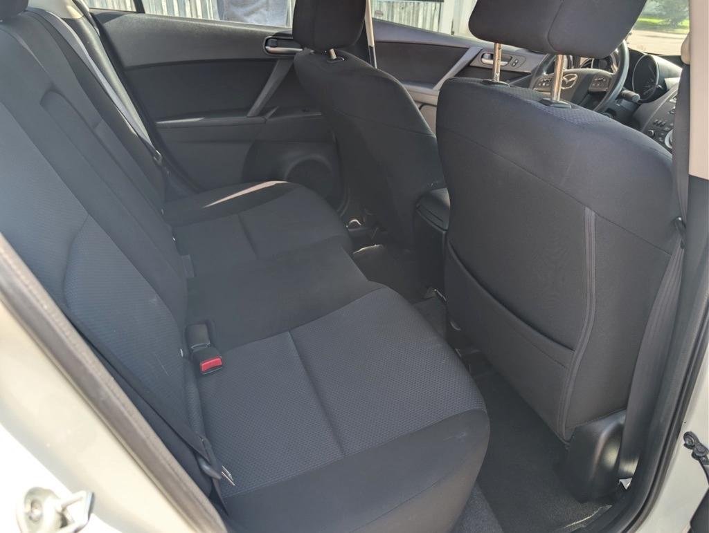 Mazda MAZDA3 i Touring 4-door 2011