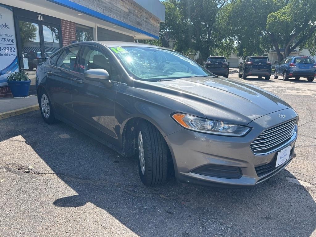 Ford Fusion S 2014
