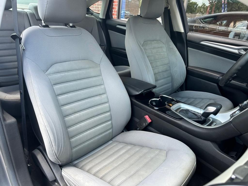 Ford Fusion S 2014