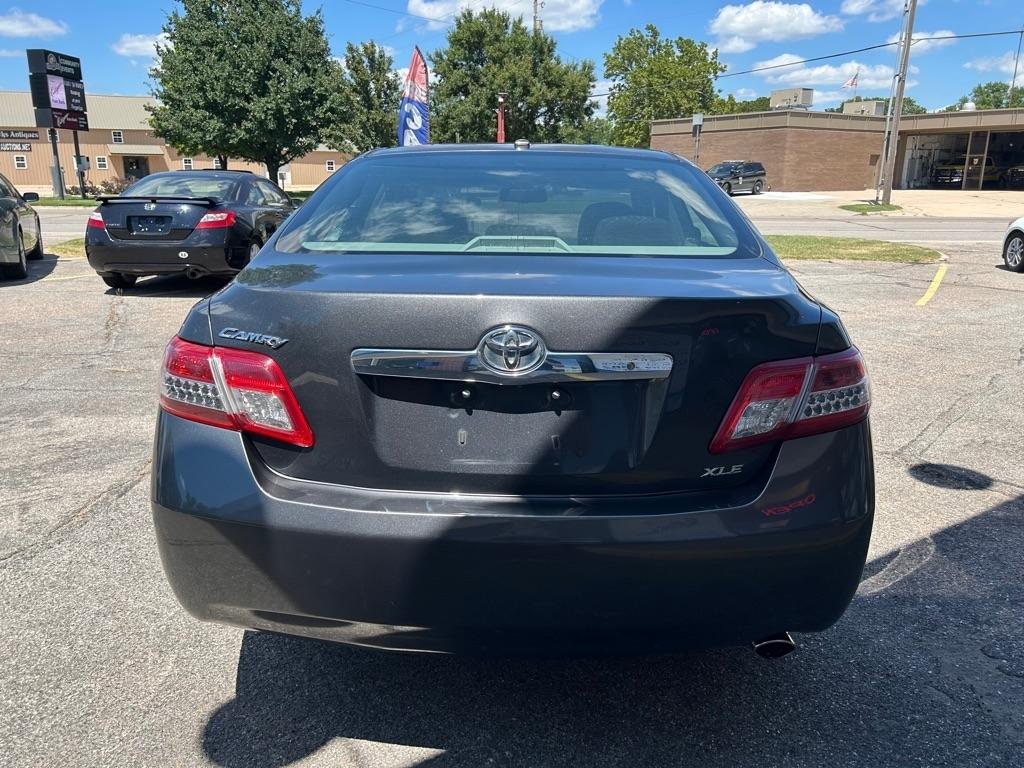 Toyota Camry XLE 2011