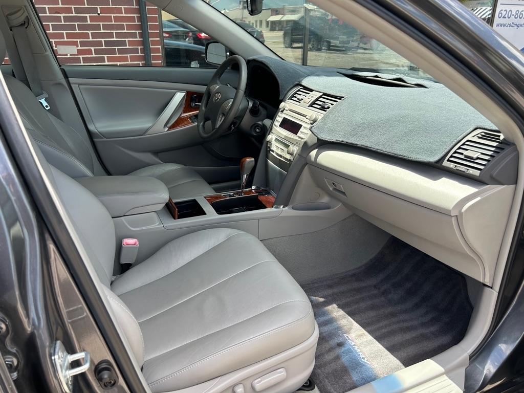 Toyota Camry XLE 2011