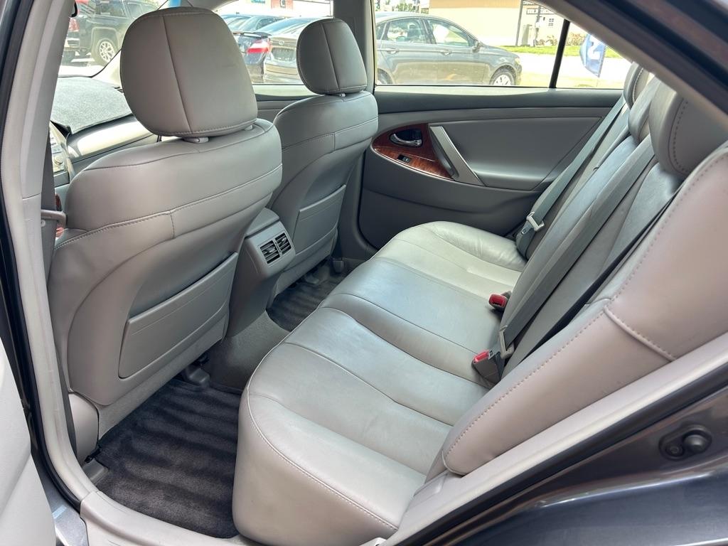 Toyota Camry XLE 2011