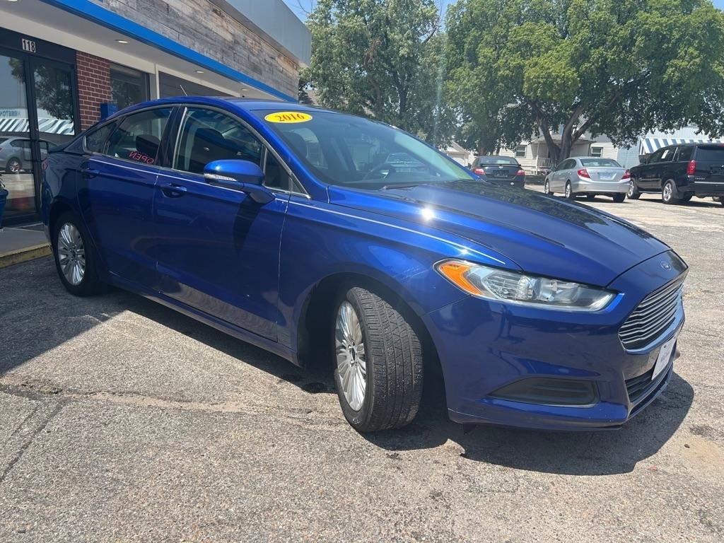 Ford Fusion Hybrid SE 2016