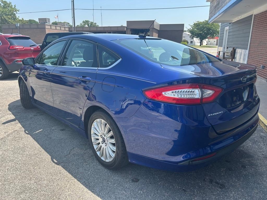 Ford Fusion Hybrid SE 2016