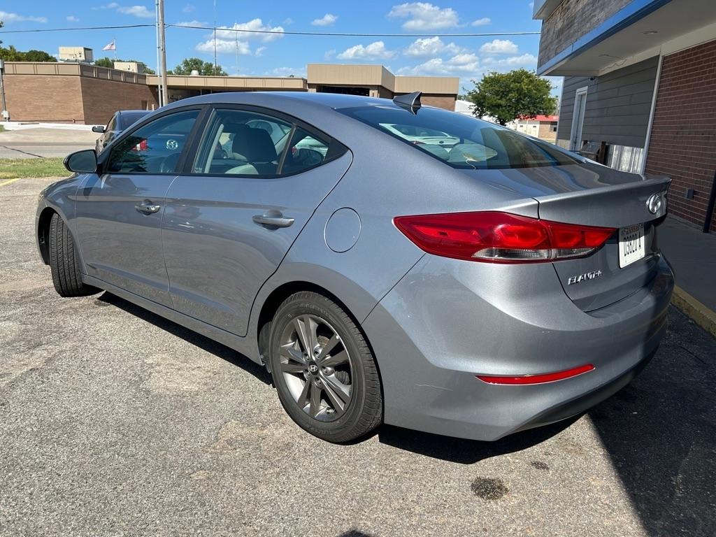 Hyundai Elantra Value Edition 6A 2017