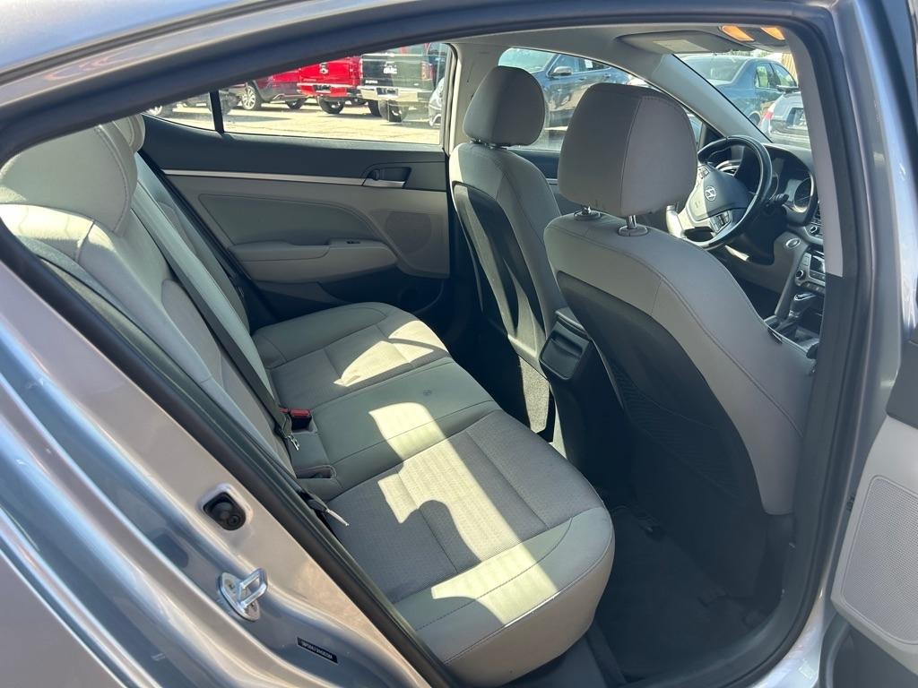 Hyundai Elantra Value Edition 6A 2017