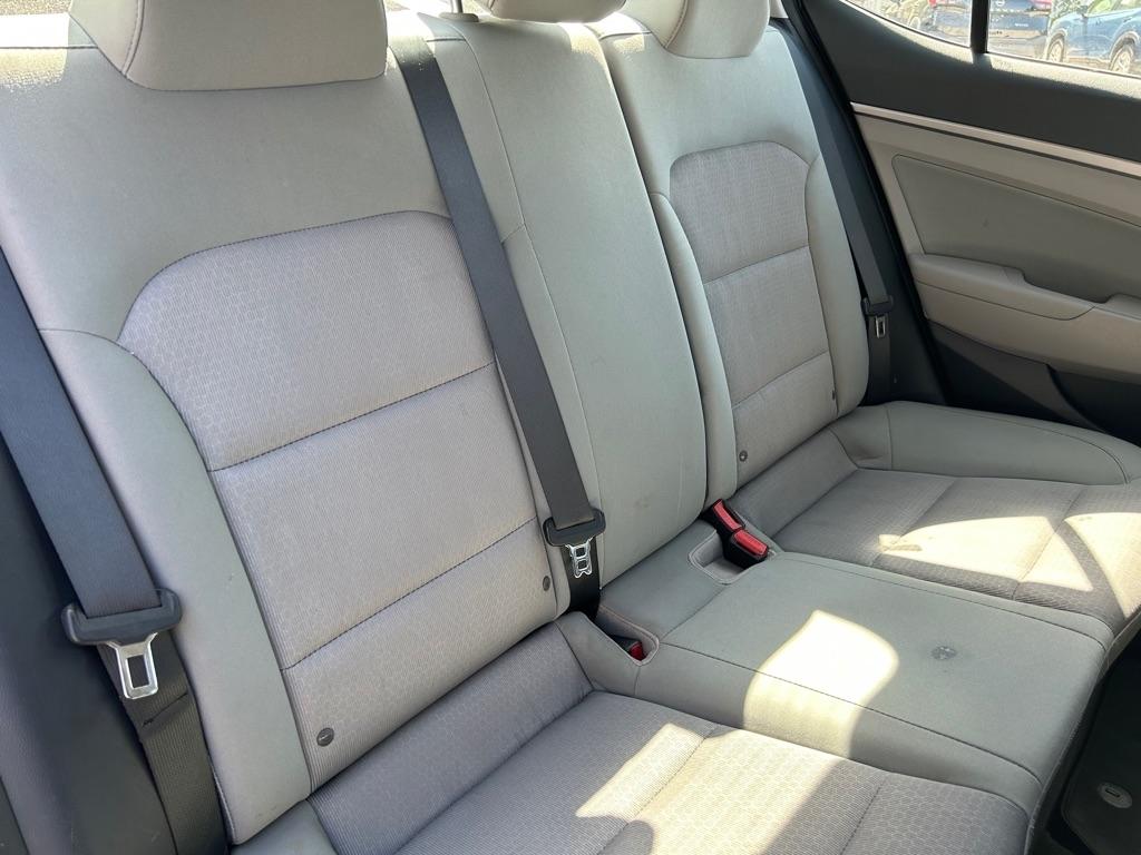 Hyundai Elantra Value Edition 6A 2017