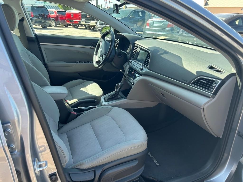 Hyundai Elantra Value Edition 6A 2017