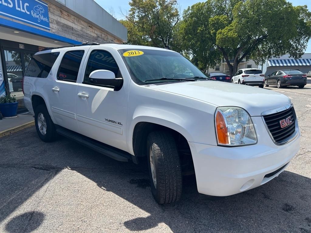 GMC Yukon XL SLT 1/2 Ton 4WD 2013