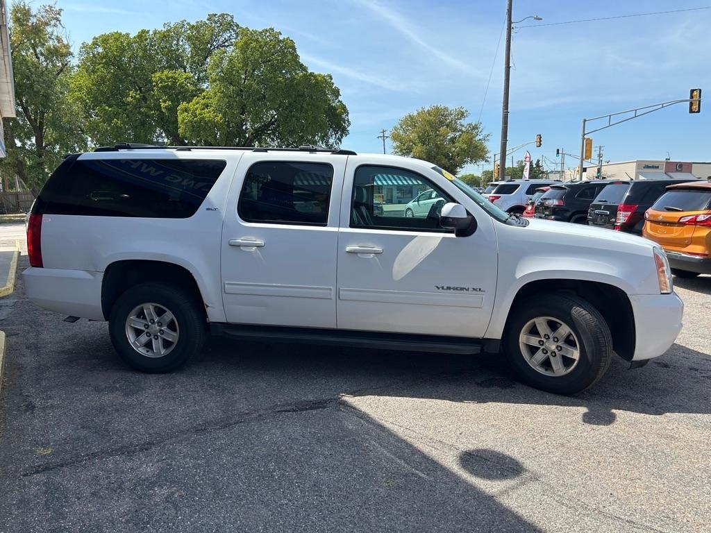 GMC Yukon XL SLT 1/2 Ton 4WD 2013
