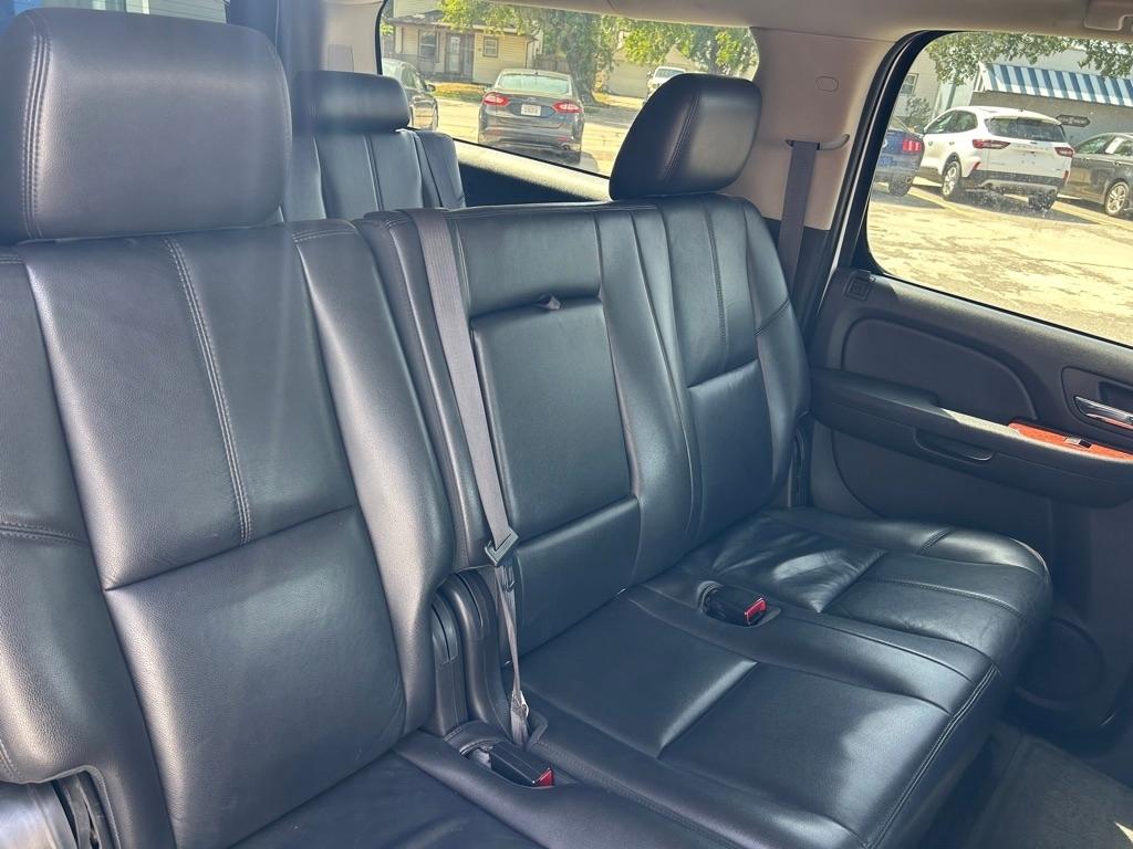 GMC Yukon XL SLT 1/2 Ton 4WD 2013