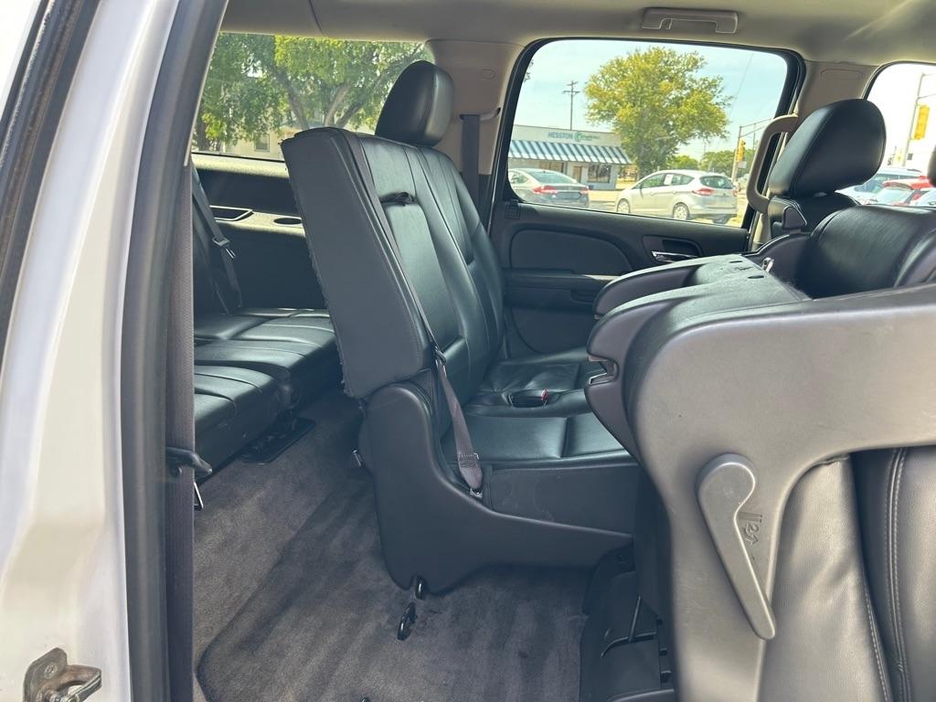 GMC Yukon XL SLT 1/2 Ton 4WD 2013