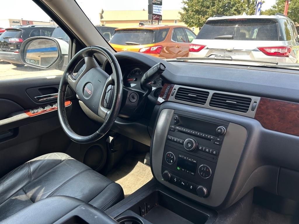 GMC Yukon XL SLT 1/2 Ton 4WD 2013