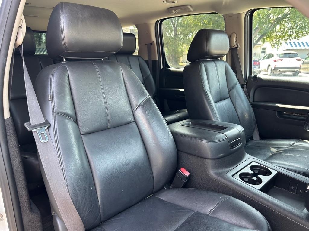 GMC Yukon XL SLT 1/2 Ton 4WD 2013
