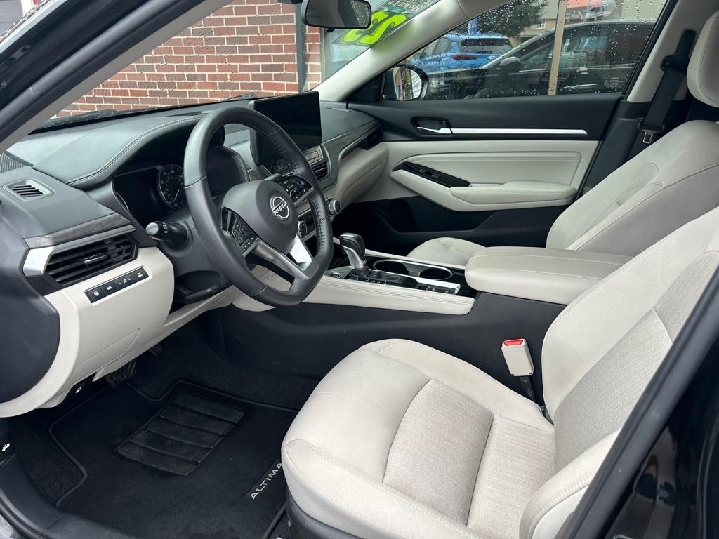 Nissan Altima 2.5 SV 2023