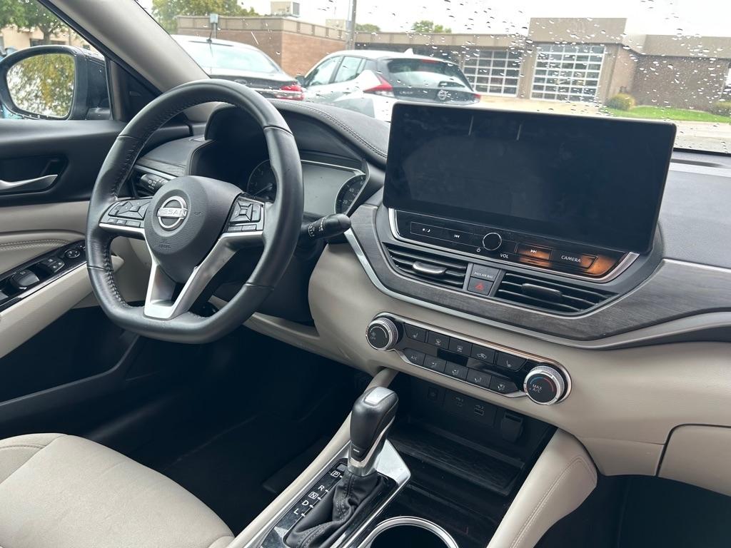 Nissan Altima 2.5 SV 2023